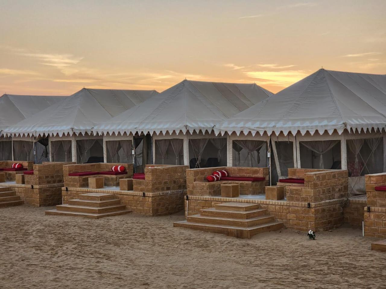 The Oberoi Luxurious Camp Hotel Jaisalmer Bagian luar foto